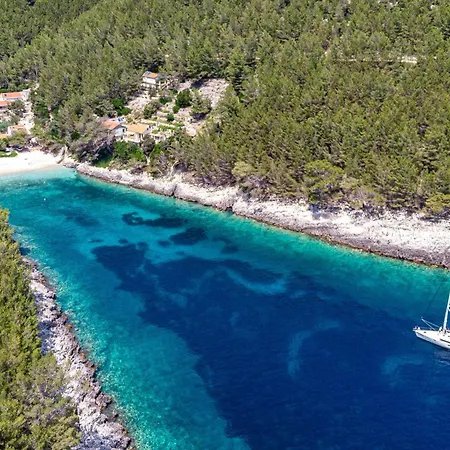 Secluded Fisherman's Cove Bratinja Luka, Korcula - 11653 *